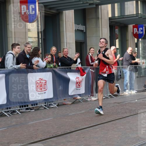 13.09.2026 - 21. swb-Marathon Bremen Strokosch-Dieckow http://msf.ph/oto/10372131 13.09.2026 12:09:32 Ziel 133 meine-sportfotos.de