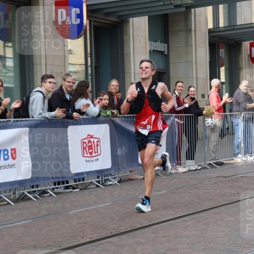 13.09.2026 - 21. swb-Marathon Bremen Strokosch-Dieckow http://msf.ph/oto/10372160 13.09.2026 12:09:32 Ziel 133 meine-sportfotos.de