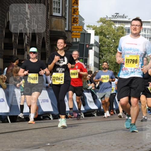 13.09.2026 - 21. swb-Marathon Bremen Strokosch-Dieckow http://msf.ph/oto/10372179 13.09.2026 11:01:31 Ziel 10428, 10639, 10892, 10964, 10965, 11049, 11116, 11260, 11306, 11428, 11681, 11682, 11751, 11813, 11816, 11850, 12085, 12241, 12245, 12283, 12390, 12391, 10251, 10332, 10497, 11075, 11150, 11305, 11324, 11479, 11486, 11668, 11747, 11985, 11986 meine-sportfotos.de