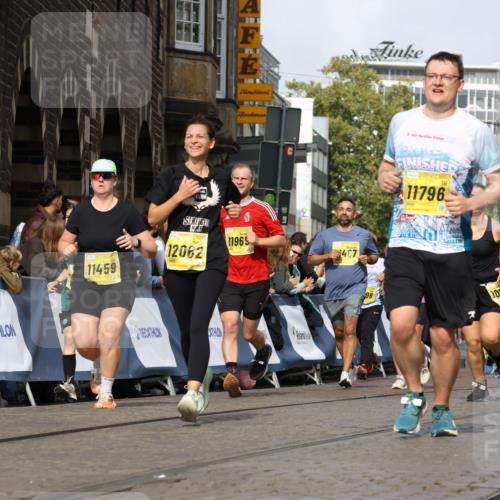 13.09.2026 - 21. swb-Marathon Bremen Strokosch-Dieckow http://msf.ph/oto/10372205 13.09.2026 11:01:31 Ziel 10428, 10639, 10892, 10964, 10965, 11049, 11116, 11260, 11306, 11428, 11681, 11682, 11751, 11813, 11816, 11850, 12085, 12241, 12245, 12283, 12390, 12391, 10251, 10332, 10497, 11075, 11150, 11305, 11324, 11479, 11486, 11668, 11747, 11985, 11986 meine-sportfotos.de