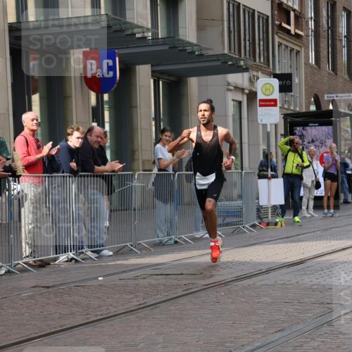 13.09.2026 - 21. swb-Marathon Bremen Strokosch-Dieckow http://msf.ph/oto/10372233 13.09.2026 12:17:10 Ziel 1109 meine-sportfotos.de