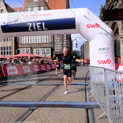 13.09.2026 - 21. swb-Marathon Bremen Tim E. http://msf.ph/oto/10372361 13.09.2026 13:09:24 Ziel 1241, 1925, 2287, 2291, 2909, 4384, 4898, 5383, 5636, 7262, 8120, 8830, 9904, 10044 meine-sportfotos.de