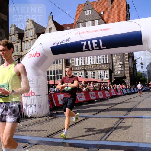 13.09.2026 - 21. swb-Marathon Bremen Tim E. http://msf.ph/oto/10372586 13.09.2026 13:09:37 Ziel 1034, 1241, 2909, 3197, 4895, 4898, 5111, 5383, 6652, 8759, 9789, 9866, 9904, 10044 meine-sportfotos.de