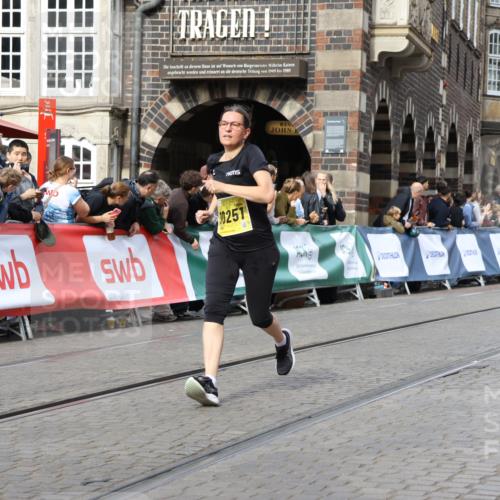 13.09.2026 - 21. swb-Marathon Bremen Strokosch-Dieckow http://msf.ph/oto/10372600 13.09.2026 11:01:45 Ziel 10181, 10251, 10560, 10647, 10648, 10678, 11260, 11306, 11324, 11459, 11467, 11550, 11551, 11666, 11751, 11788, 11796, 11798, 11813, 11816, 11969, 11970, 12047, 12062, 12245, 12390, 12391, 10257, 10409, 10444, 10817, 11115, 11268, 11369, 11412, 11413, 11436, 11859, 12095, 12379, 12412, 12466 meine-sportfotos.de