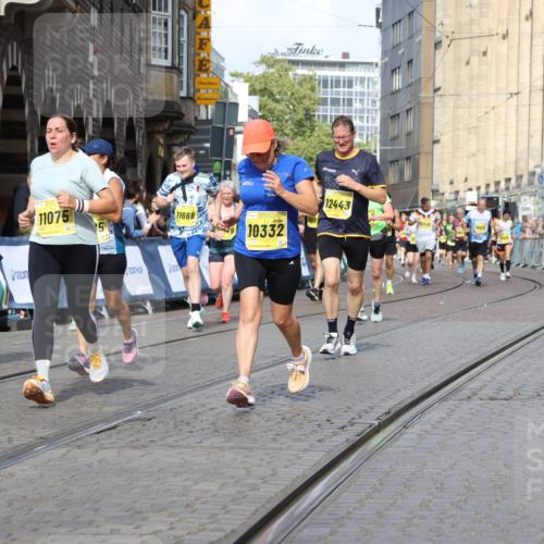 13.09.2026 - 21. swb-Marathon Bremen Strokosch-Dieckow http://msf.ph/oto/10372975 13.09.2026 11:01:50 Ziel 10181, 10251, 10497, 10560, 10647, 10648, 10678, 11305, 11324, 11459, 11467, 11550, 11551, 11666, 11788, 11796, 11798, 11969, 11970, 12047, 12062, 10257, 10409, 10444, 10500, 10617, 10803, 10817, 10924, 11115, 11268, 11436, 11859, 12016, 12095, 12145, 12360, 12412, 12466, 12506 meine-sportfotos.de
