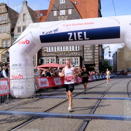 13.09.2026 - 21. swb-Marathon Bremen Tim E. http://msf.ph/oto/10372996 13.09.2026 13:10:11 Ziel 538, 567, 1723, 1975, 2020, 2750, 4781, 5627, 8835, 9241, 9277, 9804, 9817 meine-sportfotos.de