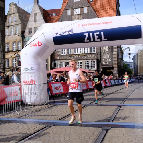 13.09.2026 - 21. swb-Marathon Bremen Tim E. http://msf.ph/oto/10373034 13.09.2026 13:10:12 Ziel 538, 567, 623, 1723, 1975, 2020, 2750, 4781, 5627, 8835, 9241, 9277, 9804, 9817 meine-sportfotos.de