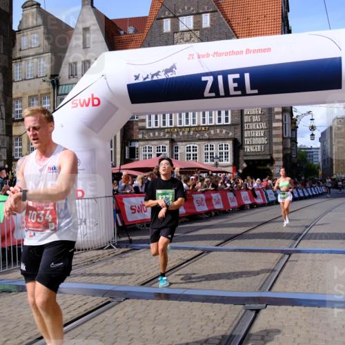 13.09.2026 - 21. swb-Marathon Bremen Tim E. http://msf.ph/oto/10373076 13.09.2026 13:10:13 Ziel 538, 567, 623, 1723, 1975, 2020, 2750, 4781, 5627, 8835, 9277, 9804, 9817 meine-sportfotos.de