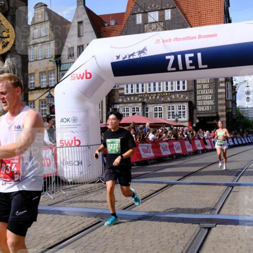 13.09.2026 - 21. swb-Marathon Bremen Tim E. http://msf.ph/oto/10373109 13.09.2026 13:10:13 Ziel 538, 567, 623, 1723, 1975, 2020, 2750, 4781, 5627, 8835, 9277, 9804, 9817 meine-sportfotos.de