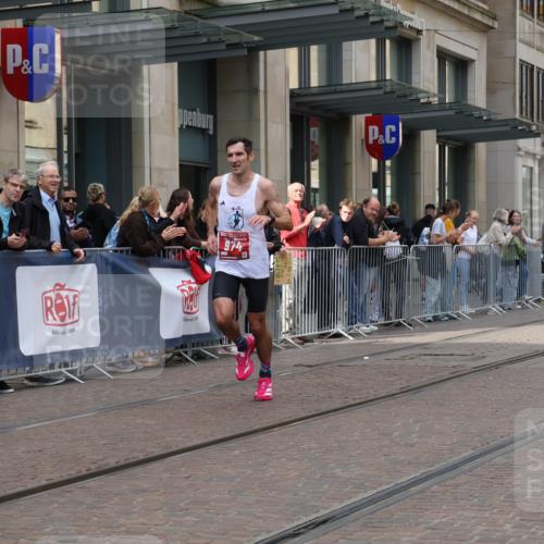 13.09.2026 - 21. swb-Marathon Bremen Strokosch-Dieckow http://msf.ph/oto/10373238 13.09.2026 12:20:33 Ziel 626, 1231, 974 meine-sportfotos.de