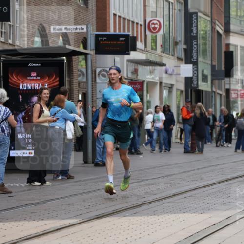13.09.2026 - 21. swb-Marathon Bremen Strokosch-Dieckow http://msf.ph/oto/10373313 13.09.2026 12:20:53 Ziel 626, 626, 1231 meine-sportfotos.de