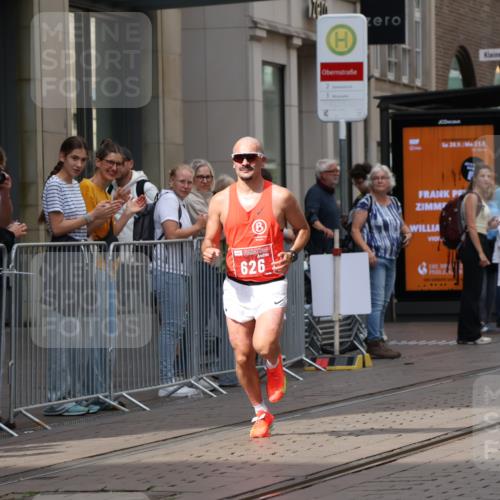 13.09.2026 - 21. swb-Marathon Bremen Strokosch-Dieckow http://msf.ph/oto/10373635 13.09.2026 12:21:06 Ziel 626 meine-sportfotos.de