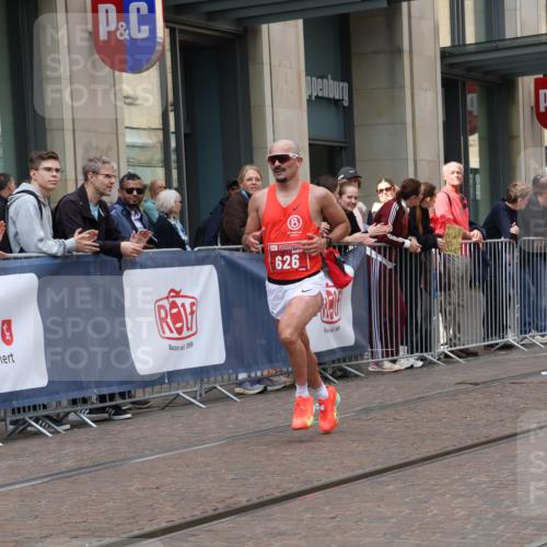 13.09.2026 - 21. swb-Marathon Bremen Strokosch-Dieckow http://msf.ph/oto/10373793 13.09.2026 12:21:09 Ziel 626 meine-sportfotos.de