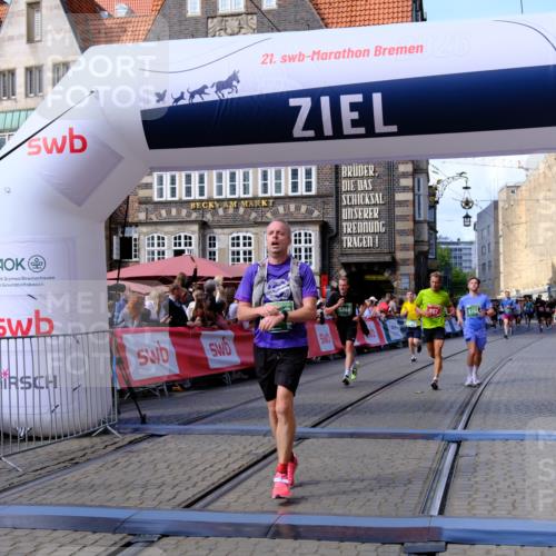 13.09.2026 - 21. swb-Marathon Bremen Tim E. http://msf.ph/oto/10373829 13.09.2026 13:10:59 Ziel 384, 1181, 1385, 1498, 1554, 2347, 2605, 4727, 5066, 5152, 5155, 5168, 5314, 5387, 5620, 5648, 6267, 7115, 7881, 9659, 13248 meine-sportfotos.de