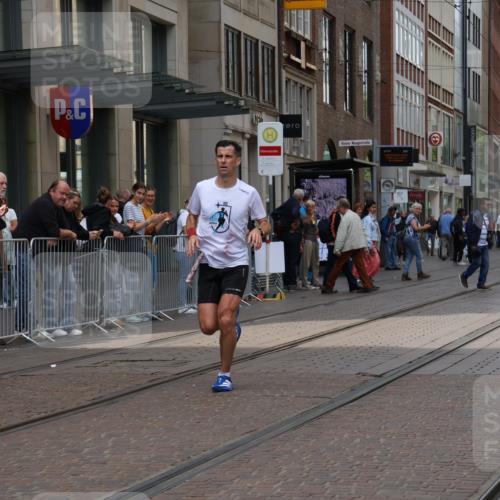 13.09.2026 - 21. swb-Marathon Bremen Strokosch-Dieckow http://msf.ph/oto/10373919 13.09.2026 12:22:11 Ziel 176, 1681 meine-sportfotos.de