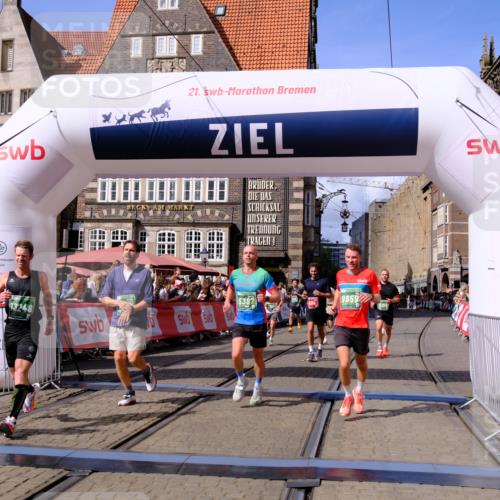 13.09.2026 - 21. swb-Marathon Bremen Tim E. http://msf.ph/oto/10373985 13.09.2026 13:11:09 Ziel 384, 1385, 1498, 2021, 2347, 2759, 4023, 4475, 4571, 5066, 5079, 5155, 5168, 5314, 5387, 6657, 7115, 7136, 9622, 9659, 13248 meine-sportfotos.de