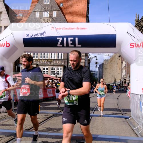 13.09.2026 - 21. swb-Marathon Bremen Tim E. http://msf.ph/oto/10374208 13.09.2026 13:11:13 Ziel 335, 384, 697, 1385, 1498, 2021, 2759, 4023, 4475, 4571, 5079, 5155, 5168, 5314, 5387, 6471, 6657, 7115, 7136, 8183, 9410, 9622, 9659, 13248 meine-sportfotos.de