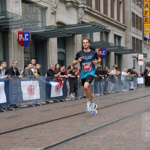 13.09.2026 - 21. swb-Marathon Bremen Strokosch-Dieckow http://msf.ph/oto/10374271 13.09.2026 12:24:51 Ziel 1091 meine-sportfotos.de