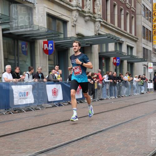 13.09.2026 - 21. swb-Marathon Bremen Strokosch-Dieckow http://msf.ph/oto/10374290 13.09.2026 12:24:51 Ziel 1091 meine-sportfotos.de