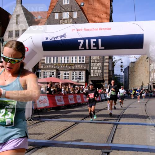 13.09.2026 - 21. swb-Marathon Bremen Tim E. http://msf.ph/oto/10374326 13.09.2026 13:11:16 Ziel 335, 384, 697, 1385, 2021, 2759, 3647, 4023, 4475, 4571, 5079, 5155, 5168, 5314, 5387, 6471, 6657, 7115, 7136, 8183, 9410, 9622, 9659 meine-sportfotos.de