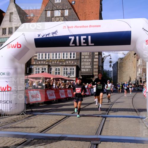 13.09.2026 - 21. swb-Marathon Bremen Tim E. http://msf.ph/oto/10374359 13.09.2026 13:11:16 Ziel 335, 384, 697, 1385, 2021, 2759, 3647, 4023, 4475, 4571, 5079, 5155, 5168, 5314, 5387, 6471, 6657, 7115, 7136, 8183, 9410, 9622, 9659 meine-sportfotos.de
