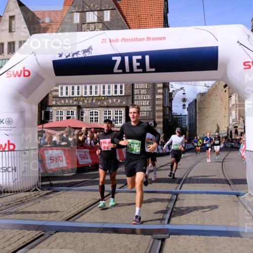 13.09.2026 - 21. swb-Marathon Bremen Tim E. http://msf.ph/oto/10374394 13.09.2026 13:11:17 Ziel 335, 384, 697, 2021, 2759, 3484, 3647, 4023, 4475, 4571, 5079, 5168, 5314, 6471, 6657, 7115, 7136, 8183, 9410, 9622 meine-sportfotos.de