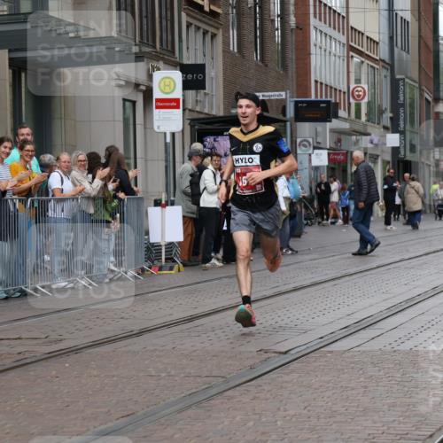 13.09.2026 - 21. swb-Marathon Bremen Strokosch-Dieckow http://msf.ph/oto/10374417 13.09.2026 12:26:07 Ziel 1671 meine-sportfotos.de