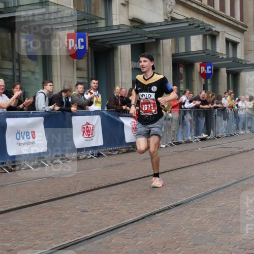 13.09.2026 - 21. swb-Marathon Bremen Strokosch-Dieckow http://msf.ph/oto/10374547 13.09.2026 12:26:08 Ziel 1671 meine-sportfotos.de