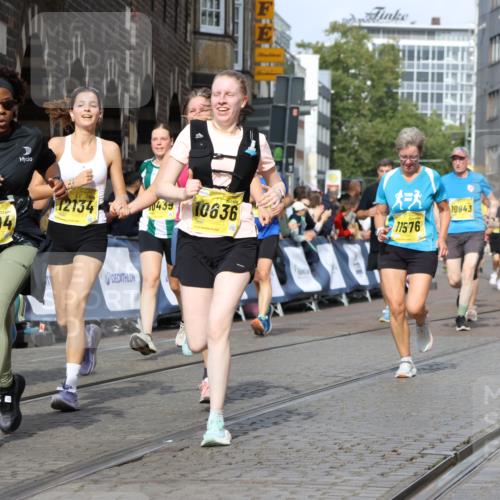 13.09.2026 - 21. swb-Marathon Bremen Strokosch-Dieckow http://msf.ph/oto/10374593 13.09.2026 11:02:21 Ziel 10257, 10409, 10444, 10473, 10500, 10617, 10636, 10803, 10817, 10924, 11115, 11268, 11369, 11436, 11811, 11859, 12016, 12095, 12145, 12360, 12412, 12437, 12466, 12506, 10273, 10278, 11137, 11508, 11526, 11554, 11662, 11890, 11945, 12169, 12252, 12489 meine-sportfotos.de