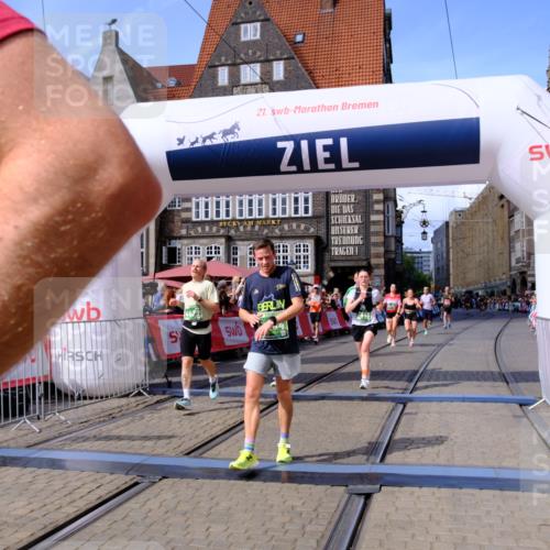 13.09.2026 - 21. swb-Marathon Bremen Tim E. http://msf.ph/oto/10375034 13.09.2026 13:11:32 Ziel 335, 1349, 2087, 3440, 3448, 3484, 3647, 3899, 4429, 6274, 8183, 8474, 9291, 9410, 9618, 9762 meine-sportfotos.de