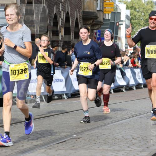 13.09.2026 - 21. swb-Marathon Bremen Strokosch-Dieckow http://msf.ph/oto/10375039 13.09.2026 11:02:31 Ziel 10153, 10173, 10331, 10439, 10473, 10500, 10617, 10636, 10803, 10915, 10924, 10943, 11249, 11576, 11811, 11853, 11886, 12016, 12042, 12094, 12134, 12135, 12145, 12360, 12437, 12506, 10190, 10783, 10945, 10985, 11096, 11261, 11554, 11662, 11701, 11776, 11945, 12154, 12252, 12429, 12451, 12489 meine-sportfotos.de