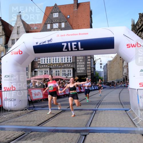 13.09.2026 - 21. swb-Marathon Bremen Tim E. http://msf.ph/oto/10375131 13.09.2026 13:11:35 Ziel 1349, 2087, 3440, 3448, 3484, 3647, 3899, 4429, 6274, 8474, 9291, 9618, 9762 meine-sportfotos.de