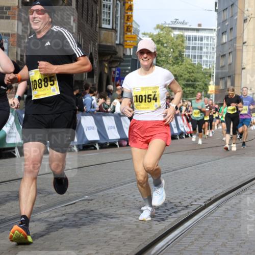 13.09.2026 - 21. swb-Marathon Bremen Strokosch-Dieckow http://msf.ph/oto/10375176 13.09.2026 11:02:33 Ziel 10153, 10154, 10173, 10273, 10274, 10278, 10331, 10338, 10439, 10473, 10500, 10636, 10738, 10803, 10885, 10915, 10943, 11249, 11505, 11576, 11811, 11853, 11886, 12016, 12042, 12094, 12134, 12135, 12437, 12506, 10190, 10296, 10633, 10783, 10945, 10954, 10985, 11096, 11107, 11261, 11662, 11701, 11719, 11776, 12071, 12154, 12429, 12451 meine-sportfotos.de
