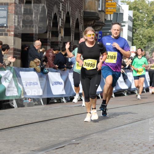 13.09.2026 - 21. swb-Marathon Bremen Strokosch-Dieckow http://msf.ph/oto/10375295 13.09.2026 11:02:37 Ziel 10153, 10154, 10173, 10273, 10274, 10278, 10331, 10338, 10439, 10473, 10636, 10738, 10885, 10915, 10943, 11249, 11505, 11576, 11811, 11853, 11886, 12042, 12094, 12134, 12135, 12437, 10190, 10296, 10633, 10783, 10945, 10954, 10955, 10985, 11096, 11107, 11564, 11701, 11719, 11730, 11776, 11785, 12071, 12154, 12247, 12451, 12465 meine-sportfotos.de