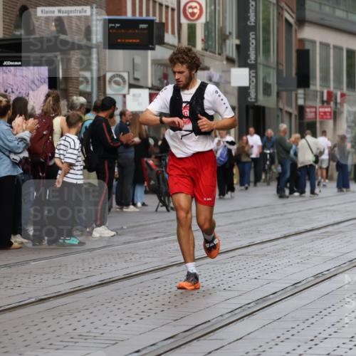 13.09.2026 - 21. swb-Marathon Bremen Strokosch-Dieckow http://msf.ph/oto/10375355 13.09.2026 12:28:37 Ziel 317, 608, 796, 1046, 443, 614, 2054 meine-sportfotos.de
