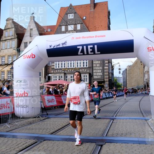13.09.2026 - 21. swb-Marathon Bremen Tim E. http://msf.ph/oto/10375468 13.09.2026 13:11:50 Ziel 382, 3899, 6059, 7109, 8982, 9291 meine-sportfotos.de