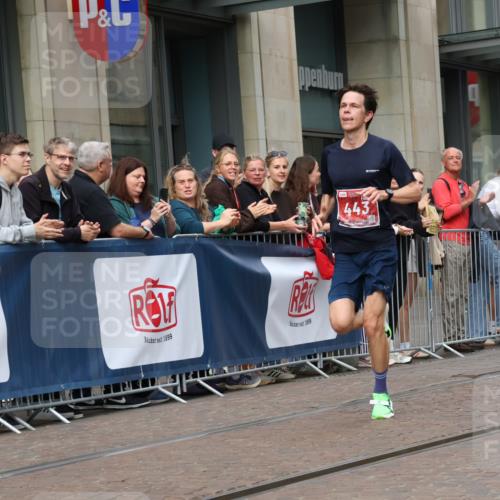 13.09.2026 - 21. swb-Marathon Bremen Strokosch-Dieckow http://msf.ph/oto/10375602 13.09.2026 12:28:45 Ziel 317, 608, 796, 1046, 443, 2054 meine-sportfotos.de