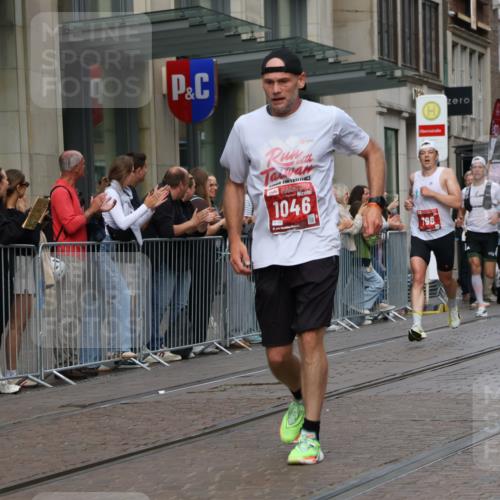 13.09.2026 - 21. swb-Marathon Bremen Strokosch-Dieckow http://msf.ph/oto/10375686 13.09.2026 12:29:08 Ziel 821, 1651, 317, 608, 796, 1046 meine-sportfotos.de