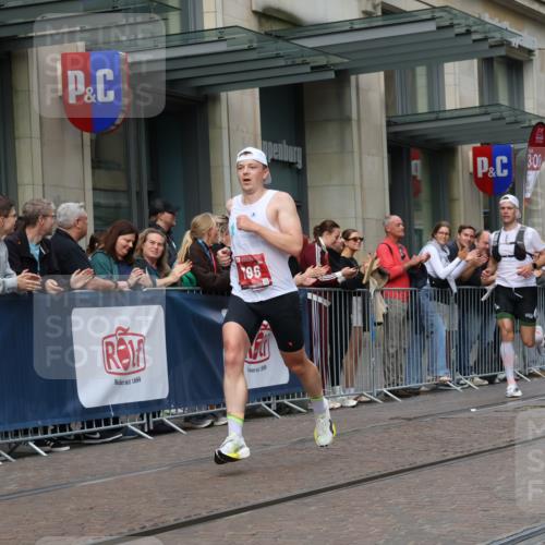 13.09.2026 - 21. swb-Marathon Bremen Strokosch-Dieckow http://msf.ph/oto/10375839 13.09.2026 12:29:10 Ziel 821, 1651, 317, 608, 796, 1046 meine-sportfotos.de