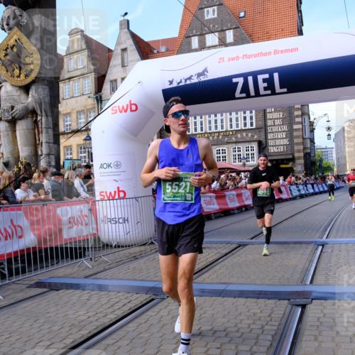 13.09.2026 - 21. swb-Marathon Bremen Tim E. http://msf.ph/oto/10375893 13.09.2026 13:12:17 Ziel 493, 826, 863, 2444, 2447, 2820, 3336, 3703, 4283, 4368, 4698, 5521, 5893, 6668, 6739, 7621, 9398 meine-sportfotos.de