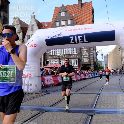 13.09.2026 - 21. swb-Marathon Bremen Tim E. http://msf.ph/oto/10375908 13.09.2026 13:12:17 Ziel 493, 826, 863, 2444, 2447, 2820, 3336, 3703, 4283, 4368, 4698, 5521, 5893, 6668, 6739, 7621, 9398 meine-sportfotos.de