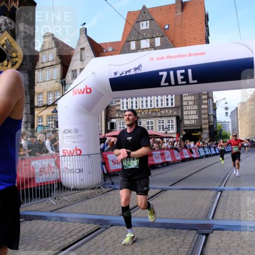13.09.2026 - 21. swb-Marathon Bremen Tim E. http://msf.ph/oto/10375935 13.09.2026 13:12:18 Ziel 493, 826, 863, 2444, 2447, 2820, 3336, 3703, 4283, 4368, 4698, 5521, 5893, 5940, 6668, 6739, 7621, 9398 meine-sportfotos.de