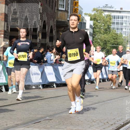 13.09.2026 - 21. swb-Marathon Bremen Strokosch-Dieckow http://msf.ph/oto/10376037 13.09.2026 11:02:53 Ziel 10273, 10278, 11137, 11261, 11508, 11526, 11554, 11662, 11890, 11945, 12154, 12169, 12252, 12429, 12451, 12489, 10185, 10528, 10598, 10715, 10727, 10731, 11070, 11095, 11313, 11676, 11697, 11836, 12214, 12421, 12432, 12448, 12483 meine-sportfotos.de