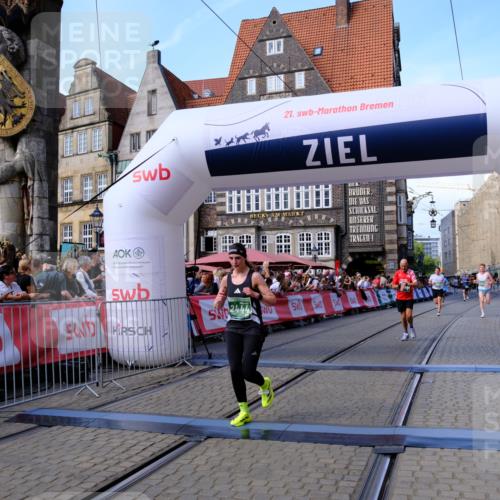 13.09.2026 - 21. swb-Marathon Bremen Tim E. http://msf.ph/oto/10376050 13.09.2026 13:12:22 Ziel 493, 863, 2444, 2447, 2820, 3336, 3703, 4283, 4698, 5521, 5893, 5940, 6107, 6739, 7621, 13013 meine-sportfotos.de
