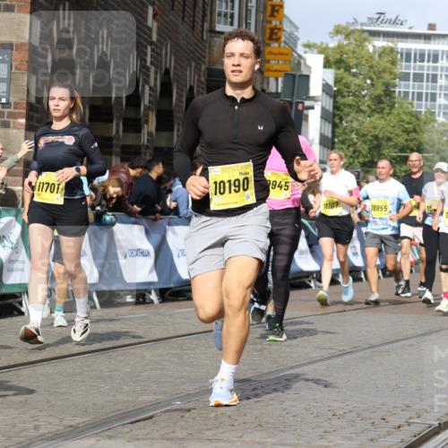 13.09.2026 - 21. swb-Marathon Bremen Strokosch-Dieckow http://msf.ph/oto/10376107 13.09.2026 11:02:53 Ziel 10273, 10278, 11137, 11261, 11508, 11526, 11554, 11662, 11890, 11945, 12154, 12169, 12252, 12429, 12451, 12489, 10185, 10528, 10598, 10715, 10727, 10731, 11070, 11095, 11313, 11676, 11697, 11836, 12214, 12421, 12432, 12448, 12483 meine-sportfotos.de