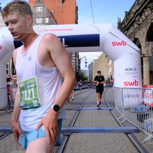13.09.2026 - 21. swb-Marathon Bremen Tim E. http://msf.ph/oto/10376283 13.09.2026 13:12:29 Ziel 493, 2447, 2820, 3336, 3362, 3703, 3830, 4283, 5940, 6107, 6739, 7521, 7621, 13013 meine-sportfotos.de
