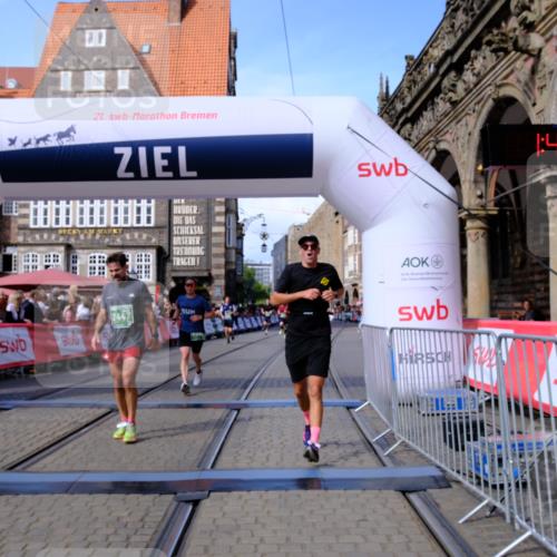 13.09.2026 - 21. swb-Marathon Bremen Tim E. http://msf.ph/oto/10376310 13.09.2026 13:12:30 Ziel 493, 2447, 2820, 3336, 3362, 3703, 3830, 4283, 5940, 6107, 6739, 7328, 7521, 7621, 8981, 13013 meine-sportfotos.de