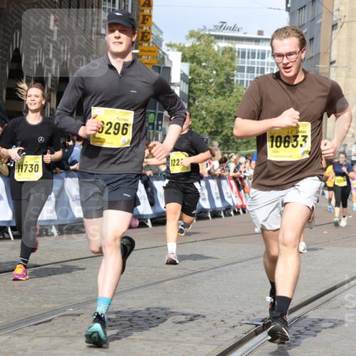 13.09.2026 - 21. swb-Marathon Bremen Strokosch-Dieckow http://msf.ph/oto/10376408 13.09.2026 11:02:59 Ziel 10190, 10296, 10633, 10783, 10945, 10954, 10985, 11096, 11107, 11137, 11261, 11508, 11526, 11554, 11662, 11701, 11719, 11776, 11890, 11945, 12071, 12154, 12169, 12252, 12429, 12451, 12489, 10185, 10195, 10528, 10531, 10598, 10715, 10727, 10959, 11070, 11095, 11493, 11676, 11836, 12214, 12421, 12432, 12483 meine-sportfotos.de