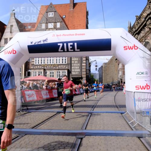 13.09.2026 - 21. swb-Marathon Bremen Tim E. http://msf.ph/oto/10376425 13.09.2026 13:12:34 Ziel 899, 2447, 2820, 3362, 3703, 3830, 5940, 6107, 6739, 7328, 7521, 8981, 13013 meine-sportfotos.de
