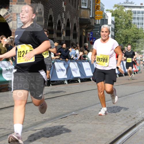 13.09.2026 - 21. swb-Marathon Bremen Strokosch-Dieckow http://msf.ph/oto/10376469 13.09.2026 11:03:01 Ziel 10190, 10296, 10633, 10783, 10945, 10954, 10955, 10985, 11096, 11107, 11261, 11508, 11526, 11554, 11564, 11662, 11701, 11719, 11730, 11776, 11945, 12071, 12154, 12247, 12252, 12429, 12451, 12489, 10150, 10195, 10528, 10531, 10598, 10715, 10727, 10959, 11070, 11095, 11493, 11676, 11830, 11836, 12214, 12421, 12432, 12483 meine-sportfotos.de